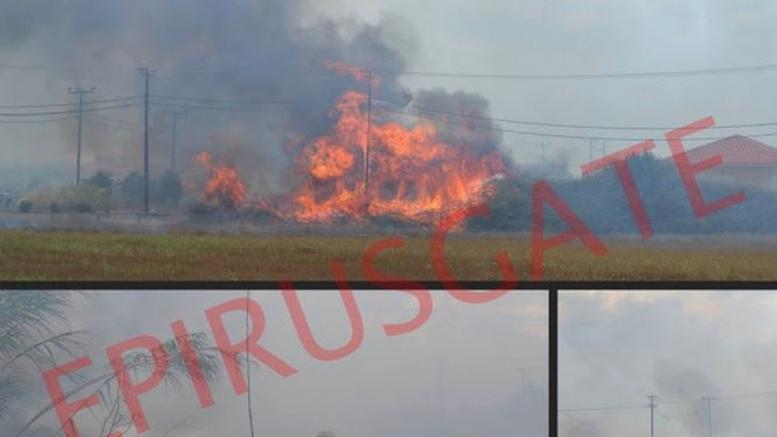 Πυρκαγιά στο Άκτιο απειλεί σπίτια