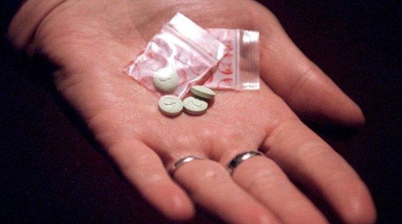 Αυστραλός πούλησε ecstasy σε αστυνομικούς στην Ίο!