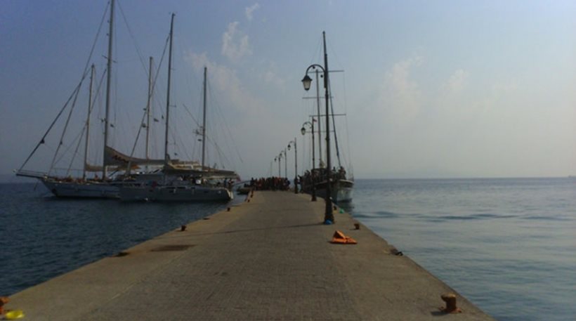 Βίντεο: Πάνω από 250 λαθρομετανάστες φτάνουν στην Κω με τουρκικό ιστιοφόρο – Πάνω από 3.000 βρίσκονται ήδη στο νησί!