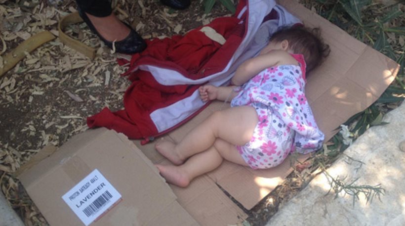 Aθώα παιδιά κοιμούνται σε χαρτόνια – “Αποθήκη” λαθρομεταναστών και η Λέρος