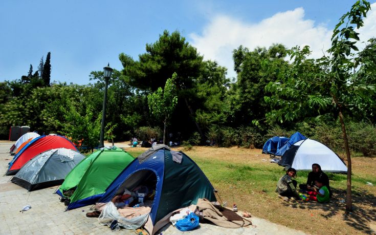 Στο Πεδίον του Άρεως οι 2.000 λαθρομετανάστες που έφτασαν το πρωί στον Πειραιά