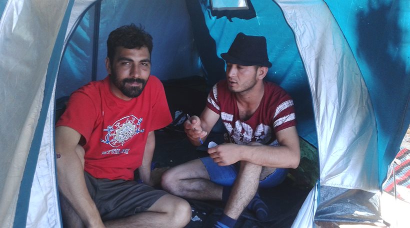 Θράσος λαθρομεταναστών: ”Δεν πάμε πουθενά, θα μείνουμε στο Πεδίον του Άρεως”