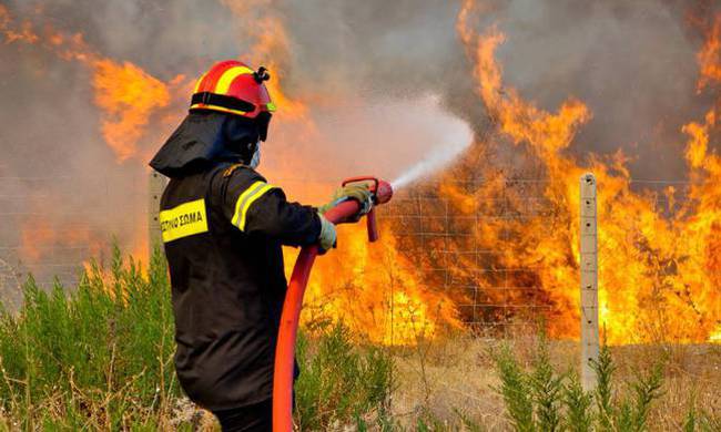 Κέρκυρα: Σε εξέλιξη πυρκαγιά που ξέσπασε στην περιοχή Λιβάδι