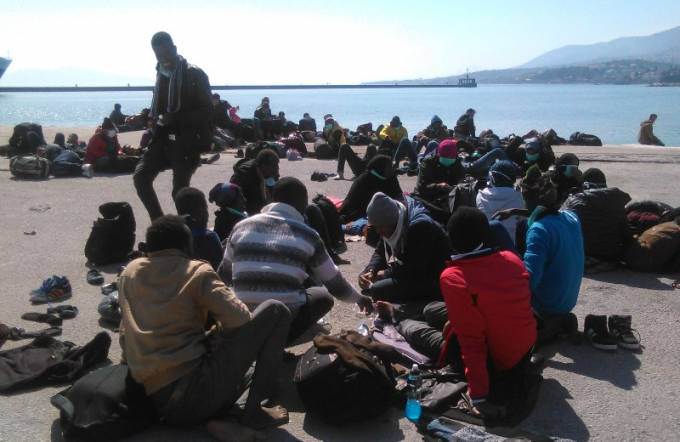 Περίπου 300 Σύροι λαθρομετανάστες αποβιβάστηκαν στο λιμάνι της Καβάλας