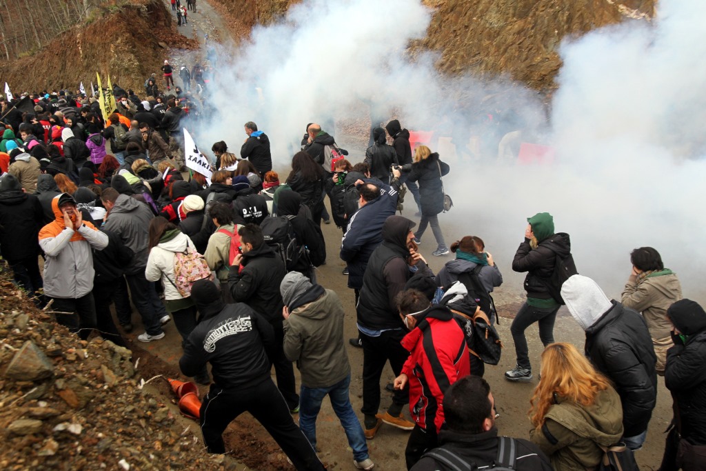Συνελήφθη ολόκληρος … λόχος Γερμανών με βόμβες, μαχαίρια, κράνη κλπ. που αιματοκύλισαν τις Σκουριές