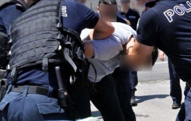 Χειροπέδες στον Πολωνό που φωτογράφιζε στρατόπεδο στη Σάμο