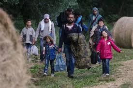 2000 μετανάστες στα σύνορα της Ουγγαρίας μέσω Σερβίας