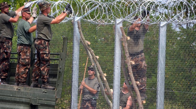 Η Ουγγαρία κατασκευάζει φράχτη για τους λαθρομετανάστες – Τρία χρόνια φυλακή για όσους τον περνούν