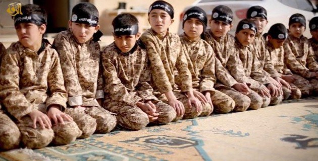 Με παιδομάζωμα οι ισλαμιστές θέλουν να καλύψουν τις απώλειές τους –  1.504 παιδιά πήραν μόνο από τη Μοσούλη