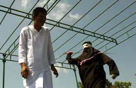 Στην Καμπούλ,  περίπτωση μοιχείας  αντιμετωπίστηκε με δημόσιο μαστίγωμα, σύμφωνα με τη σαρία