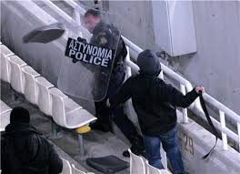 Παίζονται  παιγνίδια στις “πλάτες” των αστυνομικών;