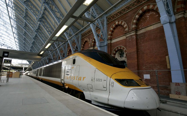 «Πάγωσε» το Eurostar στη Μάγχη για να βρουν λαθρομετανάστες στις σήραγγες