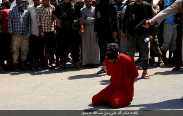 Το ISIS εκτέλεσε με μια σφαίρα στο κεφάλι έναν «βλάσφημο» (φωτο)