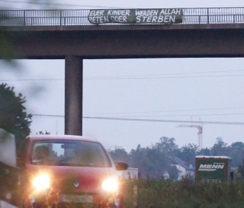 Μήνυμα στη Γερμανία: “Τα παιδιά σας θα προσεύχονται στον Αλλάχ ή θα πεθάνουν”