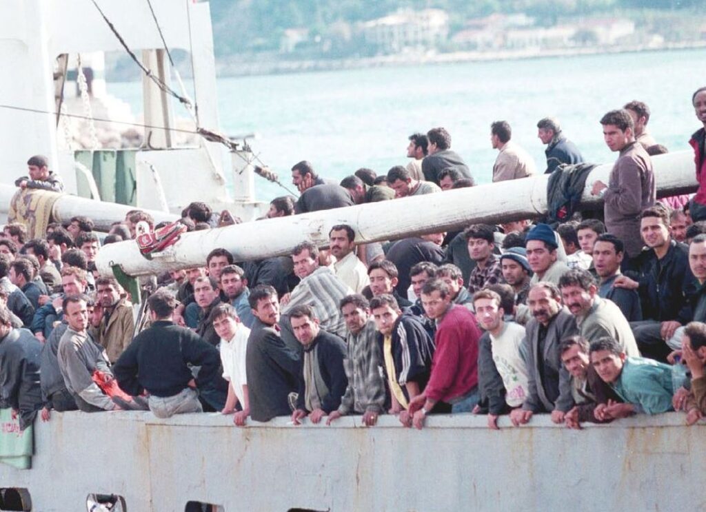 “Βόμβα” από ΗΠΑ: “Τρεις Τούρκοι ελέγχουν τη διακίνηση μεταναστών-προσφύγων στο Αιγαίο”!