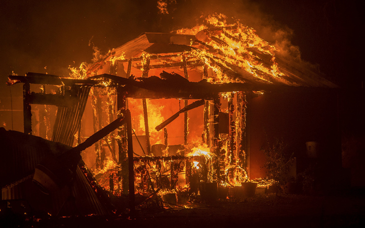 Πύρινος εφιάλτης στην Καλιφόρνια- Χιλιάδες εγκατέλειψαν τα σπίτια τους (φωτο-βίντεο)
