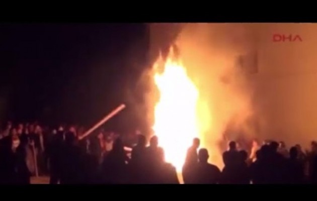 Τουρκία: Γκρίζοι Λύκοι προσπάθησαν να κάψουν ζωντανούς Κούρδους οικοδόμους