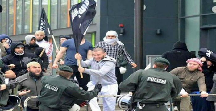 Η σημαία του ISIS εμφανίστηκε στη Γερμανία! [video]
