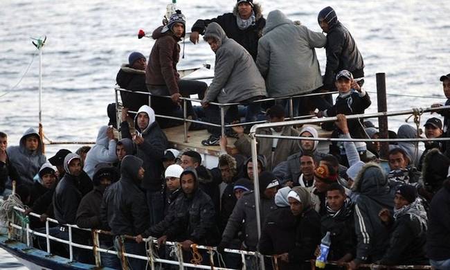 Σκηνές χάους σε Κροατία και ΠΓΔΜ- Φόβοι ότι η Μυτιλήνη θα γεμίσει ξανά μετανάστες