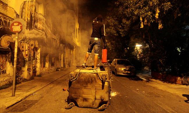 Εννέα συλλήψεις για τα επεισόδια στα Εξάρχεια