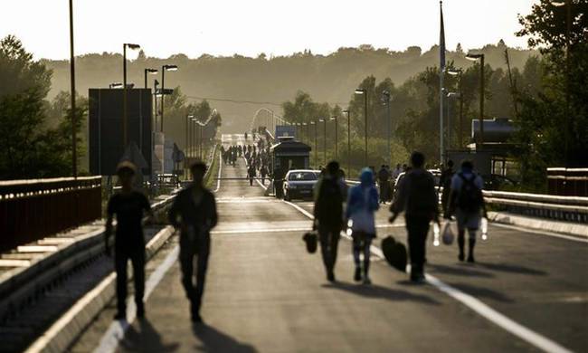 Απειλεί να σφραγίσει τα σύνορά της η Κροατία