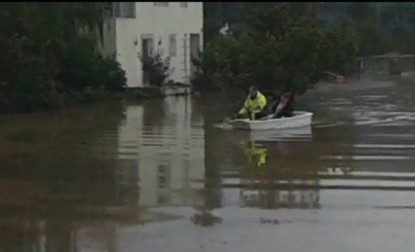 Συγκλονιστικό: Έσωσαν έγκυο με… κανό στη Σκόπελο! (βίντεο)