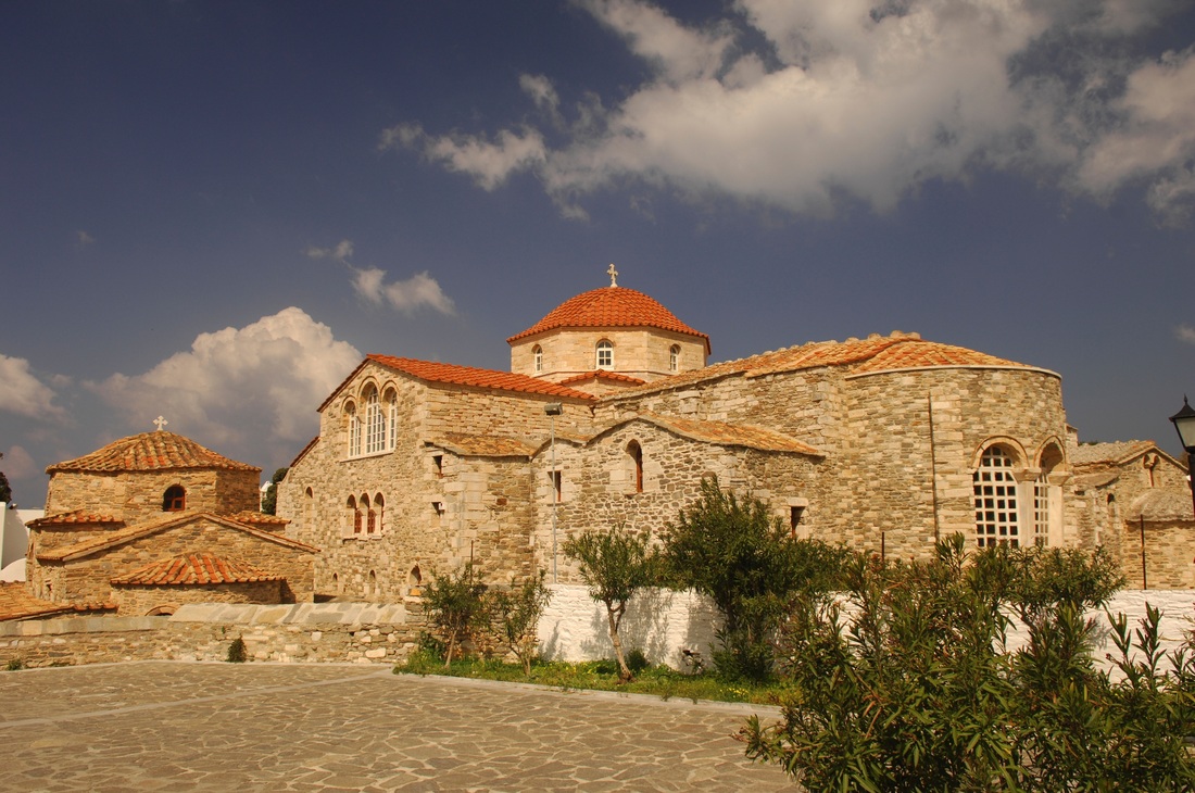 Εκλεψε από την Εκατονταπυλιανή Πάρου 150.000 ευρώ …αφιερώματα [φωτο]