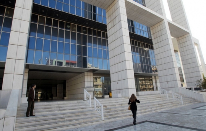 Στον εισαγγελέα ο Πετρακάκος