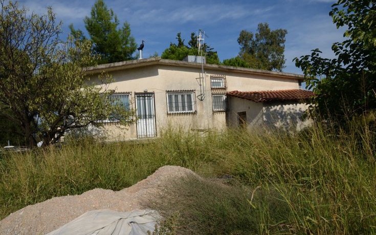 Πού στρέφουν τις έρευνες για τον Πετρακάκο – Ολόκληρο οπλοστάσιο βρέθηκε στη Φθιώτιδα [φωτο]