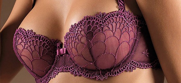 Η νεαρή με το εντυπωσιακό σουτιέν έκρυβε μυστικά