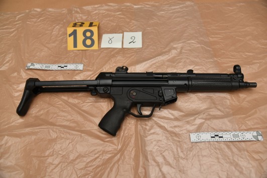 Ο βαρύς οπλισμός και τα αυτοκίνητα που βρέθηκαν σε Μαραθώνα και Φθιώτιδα (φωτο)