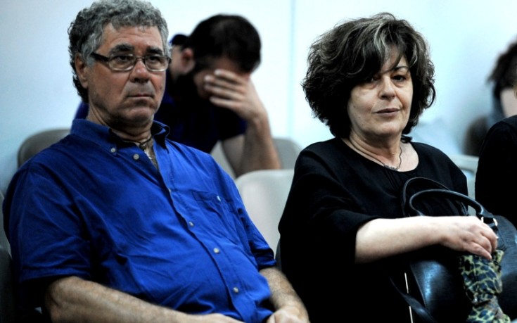 Καταθέτει η μητέρα του Παύλου Φύσσα