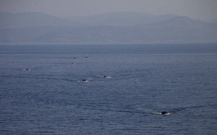 Η απόβαση των λαθρομεταναστών στη Λέσβο μέσα από 8 λέμβους [φωτο]