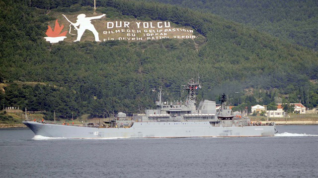 Συνεχίζεται η παρέλαση των Ρώσων από τα “Στενά”