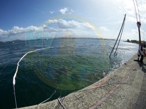 Πρέβεζα: Δείτε πώς έβγαλαν ένα ιστιοφόρο που βυθίστηκε από την κακοκαιρία (φωτο)