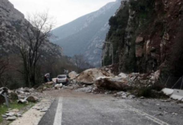 Κατολισθήσεις από τη βροχόπτωση στην Αχαΐα