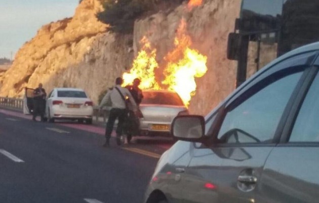 Παλαιστίνια ανατινάχτηκε σε αστυνομικό μπλόκο και επέζησε [βίντεο]
