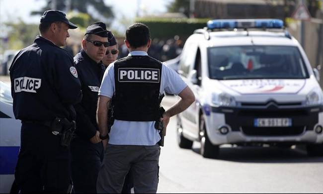 Γαλλία: 15χρονος φωνάζοντας «Αλλάχ Ουάκμπαρ» πυροβόλησε την καθηγήτριά του