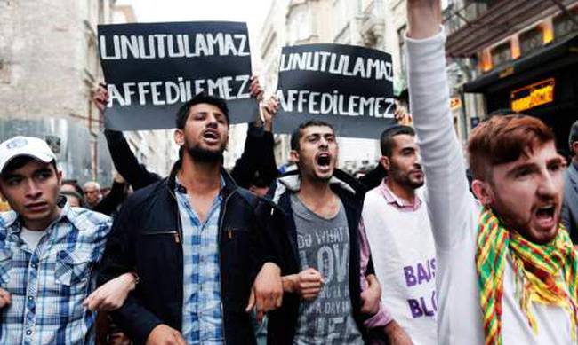 Τουρκία: Στους 102 ανέρχονται πλέον οι νεκροί από τη διπλή βομβιστική επίθεση του περασμένου Σαββάτου