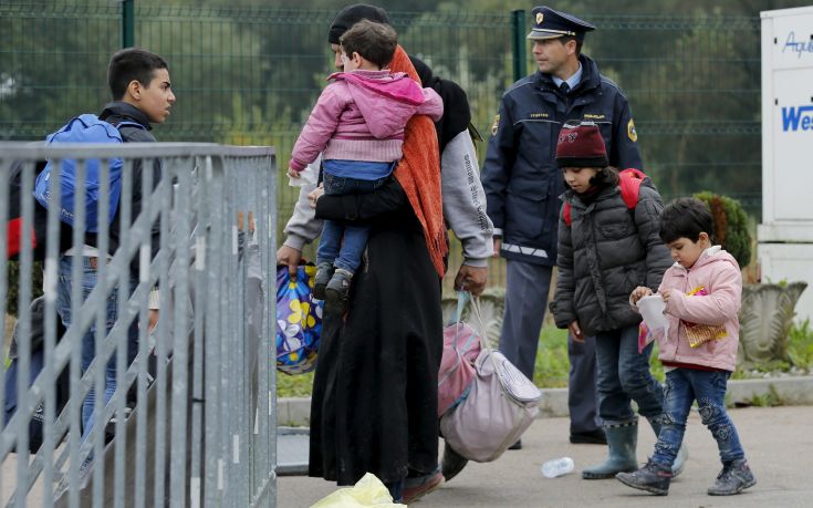 Εξακόσιοι λαθρομετανάστες και πρόσφυγες έφτασαν ήδη στη Σλοβενία- Αναμένονται άλλοι 1.800