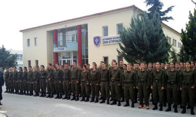 Ορκωμοσία δόκιμων αστυφυλάκων με στολές … συνοριοφυλάκων! – Μήπως να ζητηθεί από τον Φ.Ολάντ να εγκρίνει κονδύλια για τις στολές της ΕΛΑΣ;