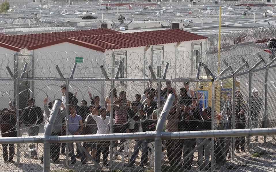 Οι Βρυξέλλες φτιάχνουν στρατόπεδο συγκέντρωσης λάθρο και προσφύγων στην Αττική!