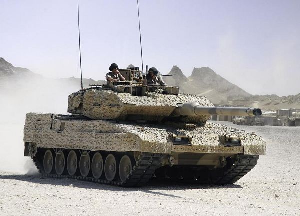 Η Γερμανία ξεκίνησε τις παραδόσεις Leopard-2 και Pzh-2000 στο Κατάρ – Με αυτά θα ξεκινήσουν την “επίθεση” στη Συρία;
