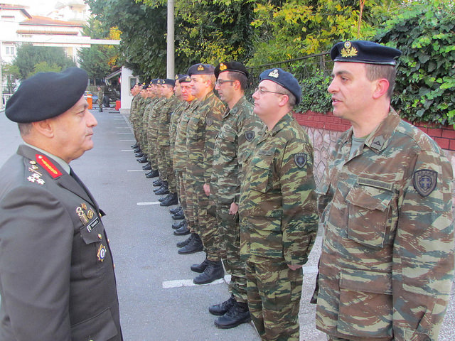 Σε II Μ/Κ ΠΖ, 33 Μ/Κ ΤΑΞ και συγκρότημα στρατηγικών μεταφορών ο Α/ΓΕΣ [φωτο]