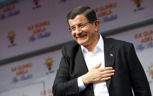 Νταβούτογλου: Νίκη για τη δημοκρατία το αποτέλεσμα των εκλογών