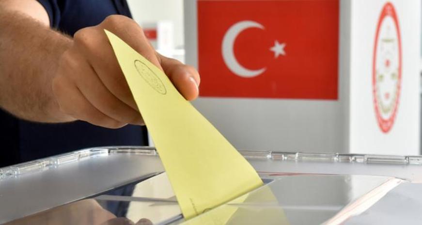Τα σενάρια αν δεν κερδίσει αυτοδυναμία το κόμμα του Ερντογάν