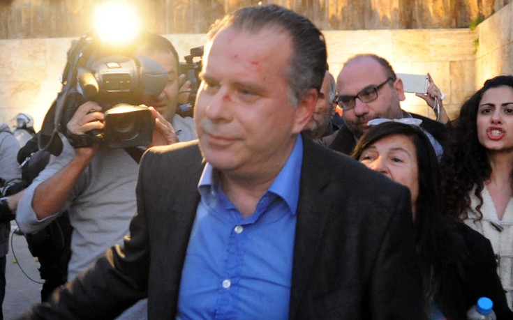 Προσαγωγές της Αστυνομίας για την επίθεση στον Γ.Κουμουτσάκο