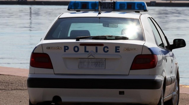 Έπιασαν “ματάκια” αστυνομικό στα λουτρά των Θερμοπυλών!