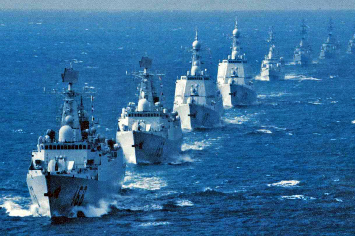 Οι Αμερικανοί στέλνουν αντιτορπιλικό στη Νότια Σινική Θάλασσα – Πεκίνο: “Θα υπερασπιστούμε τα εδάφη μας”
