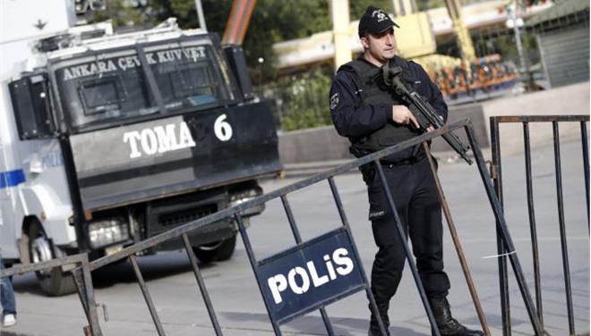 Ο Ολάντ ακύρωσε τη συμμετοχή του στη συνάντηση των G20 στην Τουρκία